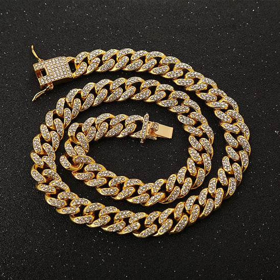 Chaîne en or sertie de diamants