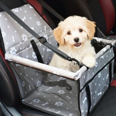 Siege auto pour chien gris avec motifs
