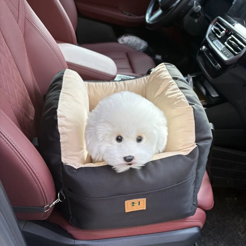 siege auto pour chiens confortable sur siège avant